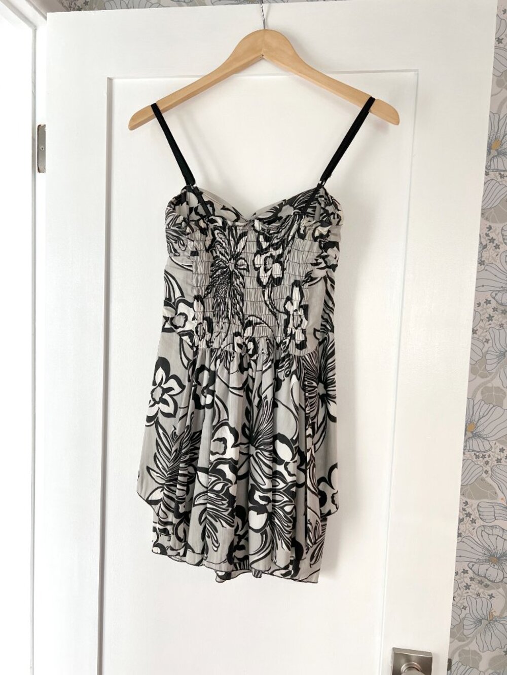 Wal G Floral Cocktail Dress - Picture 7 of 8